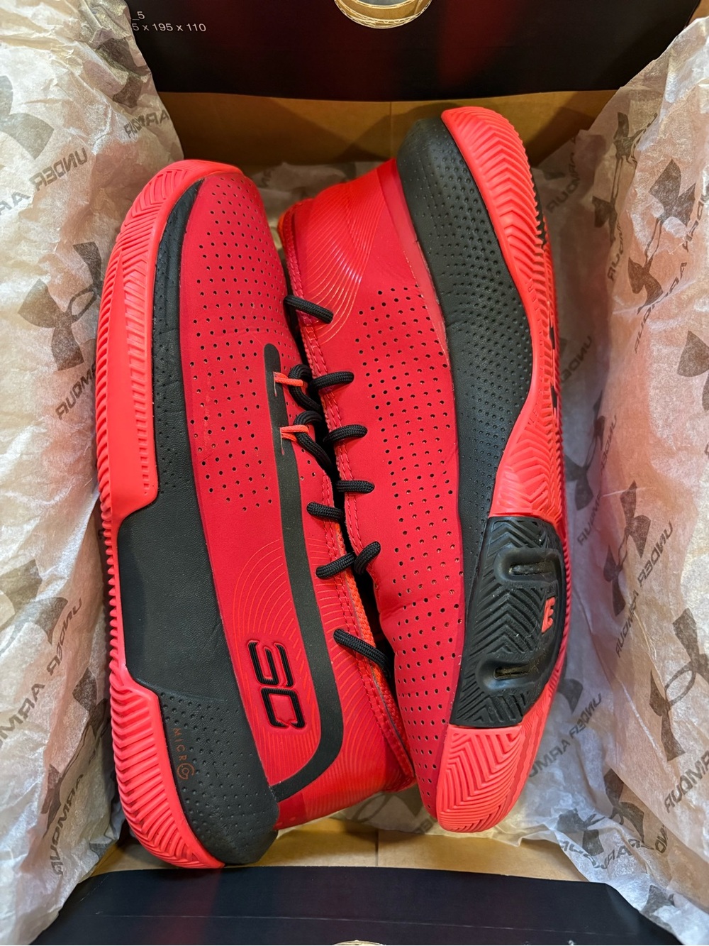 Under Armour SC 3Zero 3 'Red' Youth Size 5